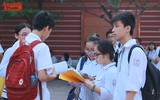 [ẢNH] Gần 95.000 thí sinh thi môn đầu tiên trong kỳ tuyển sinh vào lớp 10 tại Hà Nội